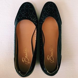 Gorgeous blue Italian flats